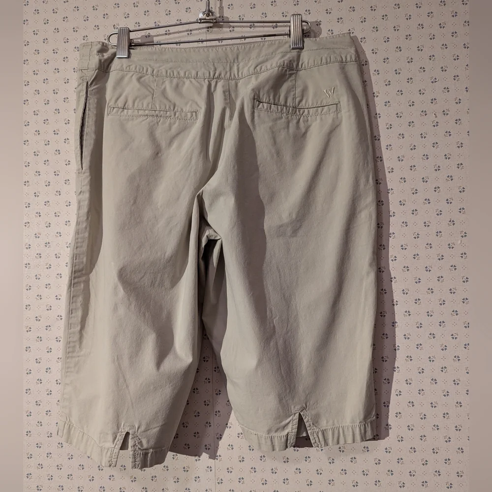 White Sierra 10 Bermuda Shorts Light Tan Women's Hiking Walking Outdoors
